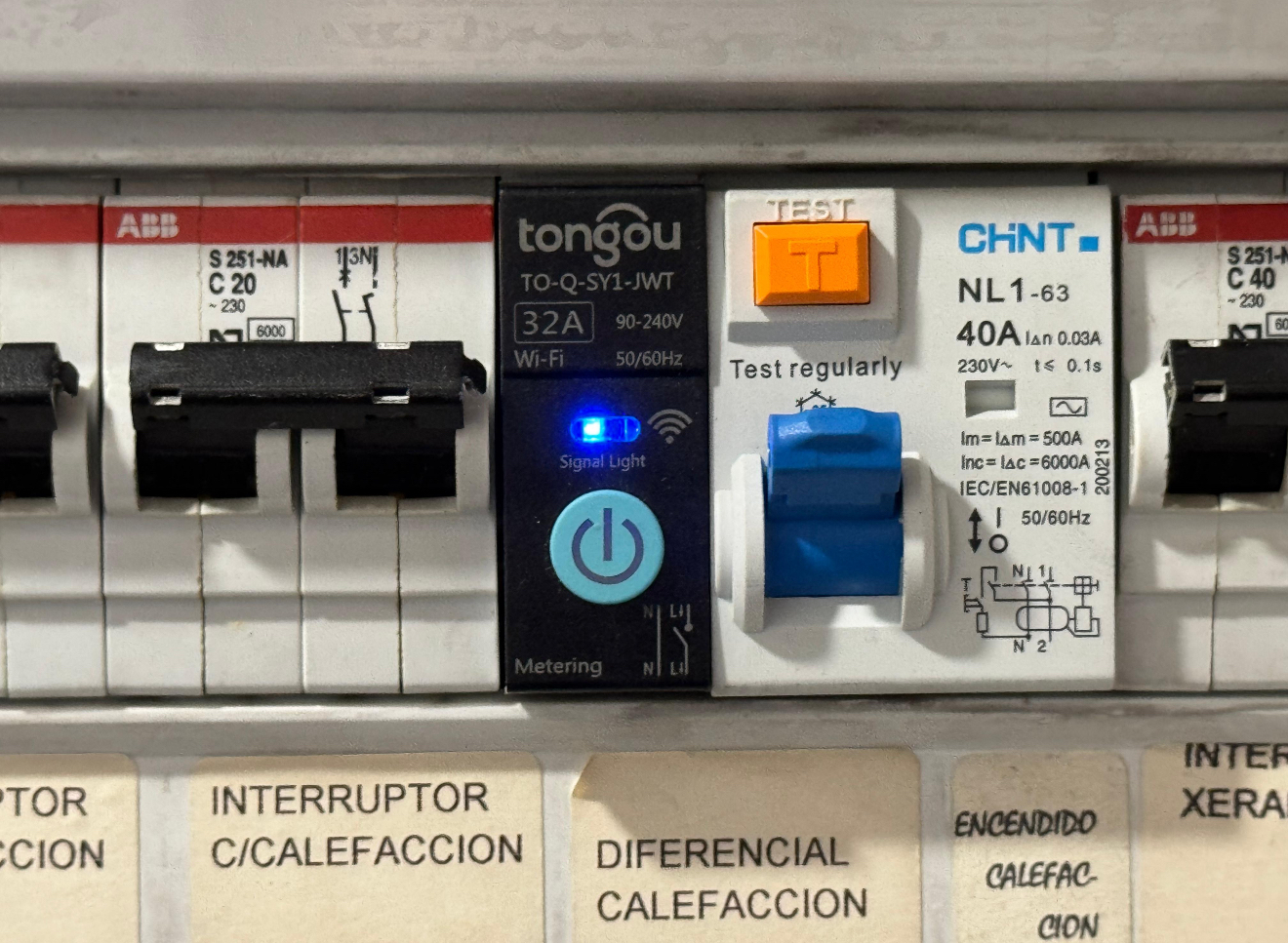 Lareu Electricidad & Domótica | Electricistas de urgencia 24h — Fotos 13